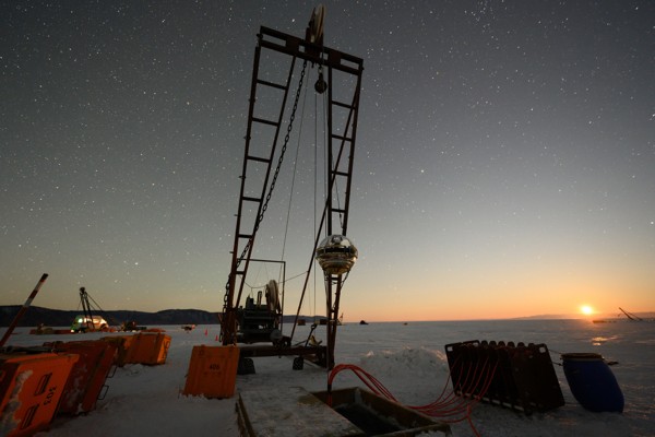 Очередная экспедиция по развёртыванию нейтринного телескопа на Байкале 1-4.jpg (jpg, 56 Kб)