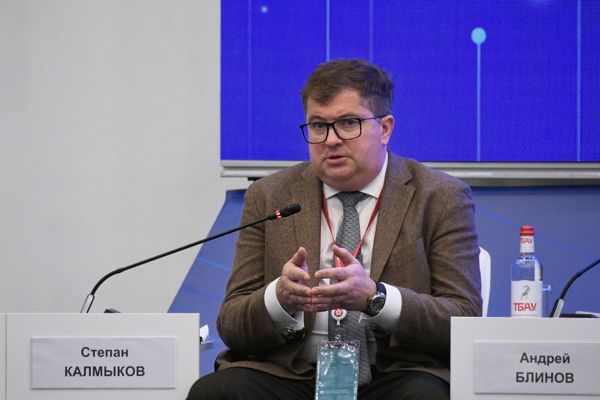 Степан Калмыков предложил стимулировать организации при выборе сформированных с участием квалифицированного заказчика тематик госзадания 1-2.jpg (jpg, 39 Kб)